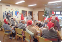 にぎやかなクリスマスの夜