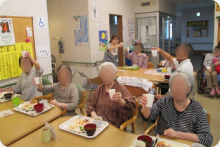 敬老会はノンアルで乾杯